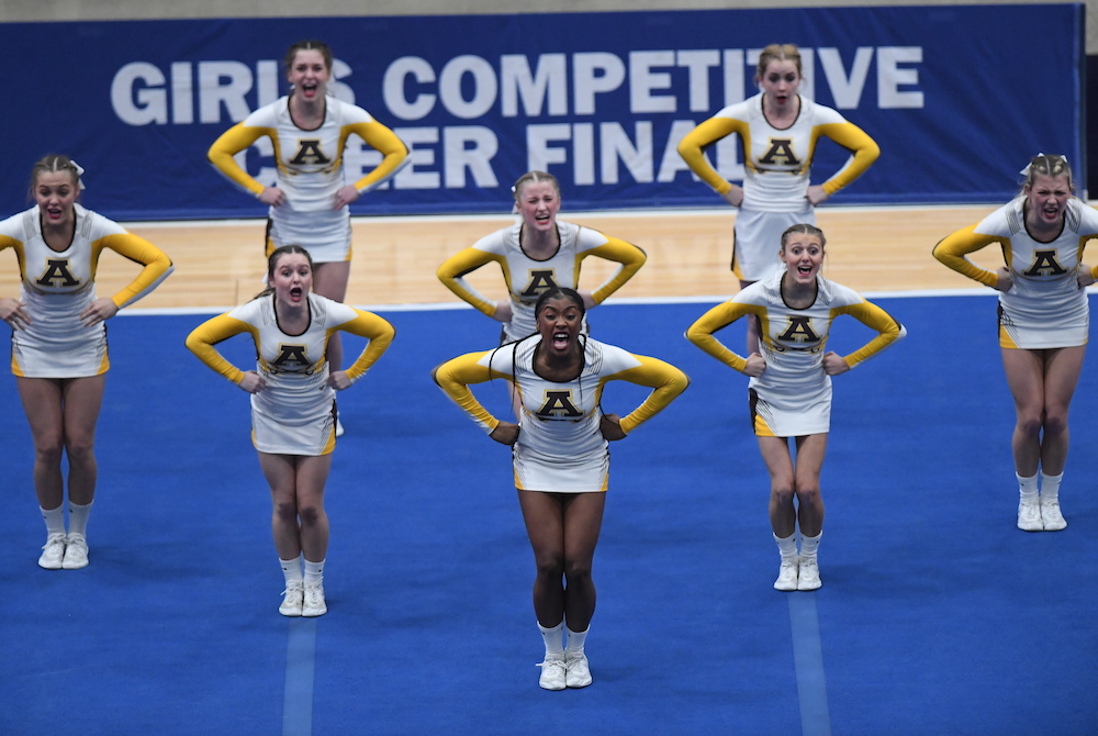 Rochester Adams competitive cheer
